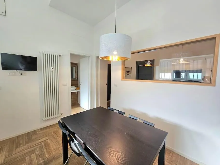 Grazioso Bilocale Ristrutturato Vicino Alla Stazione/Metro Milán Apartmán